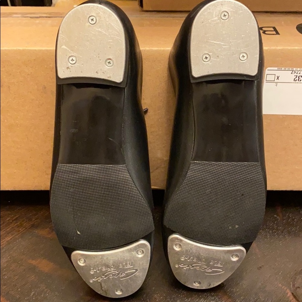 Tap shoes
